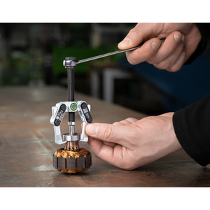 Kukko 41-0 | 2-jaw universal puller with swiveling jaws, up to 60 mm spread, 40 mm reach-Liger Tools