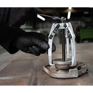 Kukko 42-0 | 3-jaw universal puller with swiveling jaws, up to 60 mm spread, 40 mm reach-Liger Tools
