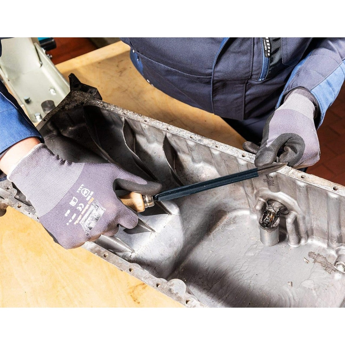 Hazet 821-2 Hollow Three-Square Scraper 200mm