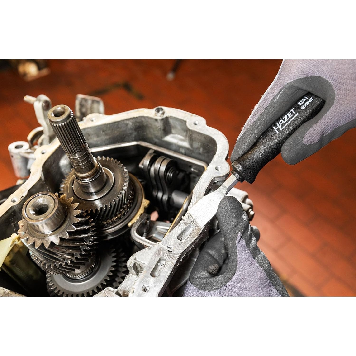 Hazet 824 Blunt Scraper, Flat Profile Long Blade