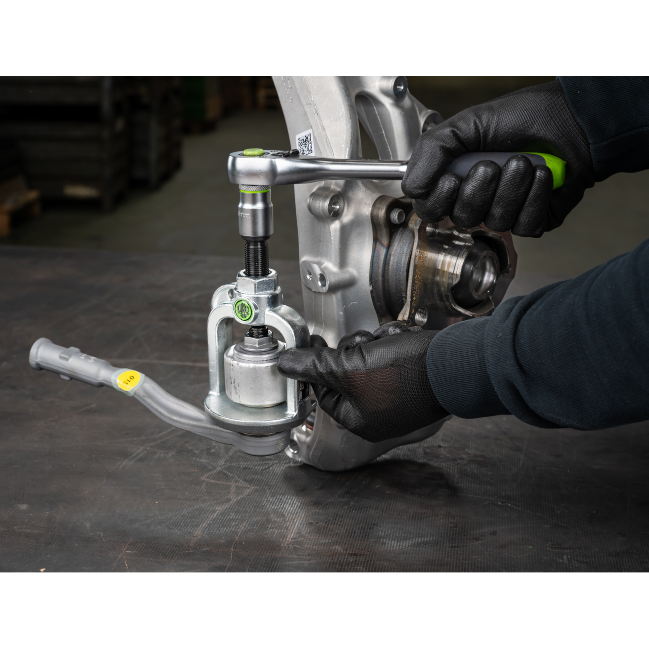 Kukko 128-1 | Bell-shaped ball joint puller, with Ø 18 mm jaw opening, 7 t max. tension force-Liger Tools