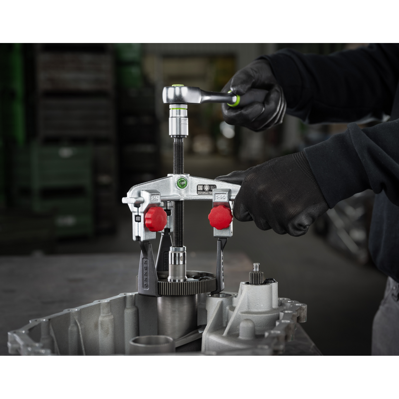 Kukko 30-2+S | 3-Jaw Universal Puller with Narrow, Quick Adjustment Jaws, up to 160 mm Spread, 150 mm Reach-Liger Tools