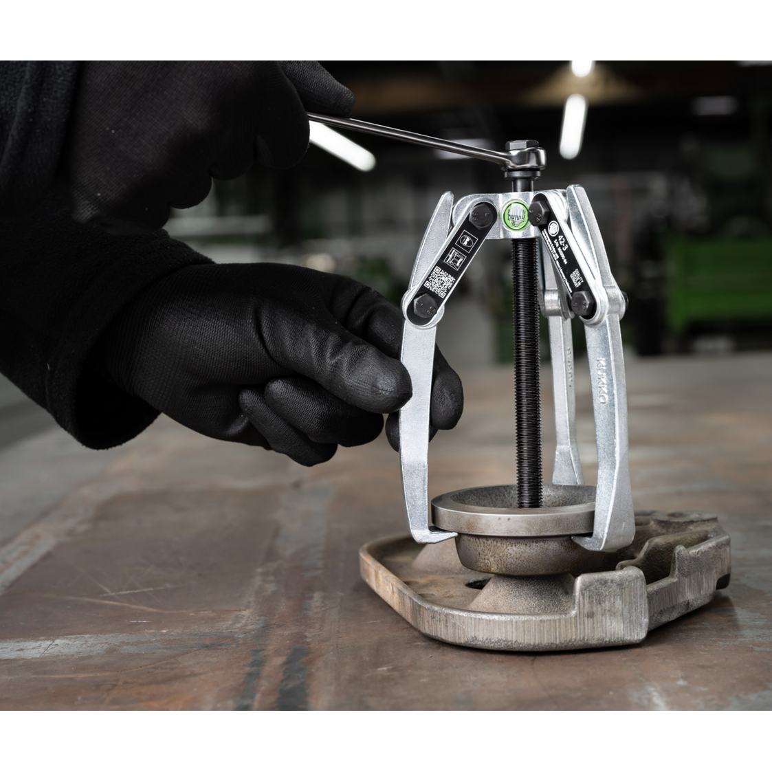 Kukko 42-0 | 3-jaw universal puller with swiveling jaws, up to 60 mm spread, 40 mm reach-Liger Tools